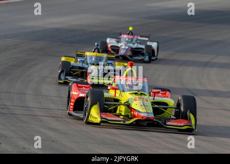 Madison, IL, USA. 20. August 2022. DEVLIN Defrancesco (29) (R) aus Toronto, Kanada, fährt während der Bommito Automotive Group 500 auf dem World Wide Technology Raceway in Madison, IL, durch die Kurven. (Bild: © Walter G. Arce Sr./ZUMA Press Wire) Bild: ZUMA Press, Inc./Alamy Live News Stockfoto