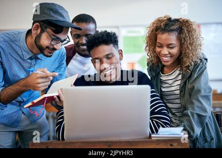 Gemeinsam große Dinge lernen. studenten sitzen in der Klasse. Stockfoto