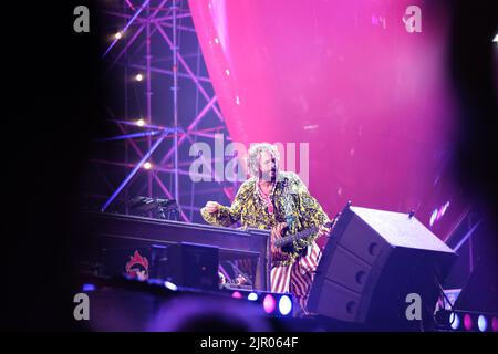 19. August 2022, Vasto, Chieti, Italien: Lorenzo Cherubini alias Jovanotti singt am Strand während seiner Jova Beach Party in ''Vasto Marina. (Bild: © Elena Vizzoca/Pacific Press via ZUMA Press Wire) Stockfoto
