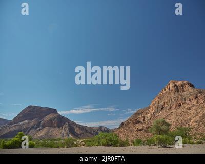 Hoanib ephemerer Fluss in der Khowarib-Schlucht in der Kunene-Region in Namibia Stockfoto