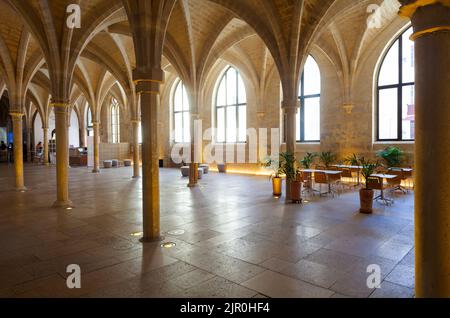 Paris, Frankreich – Juli 14: Innenansicht des Refektoriums des College des Bernardins am 14. Juli 2022 Stockfoto