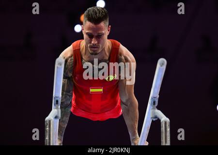 München, Deutschland. 20. Aug, 2022. In Aktion während des Finales der künstlerischen Gymnastik des European Champhonsh Munich 2022 im Olympiastadion, München, Baviera, Deutschland, 20/08/22 Quelle: Independent Photo Agency/Alamy Live News Stockfoto