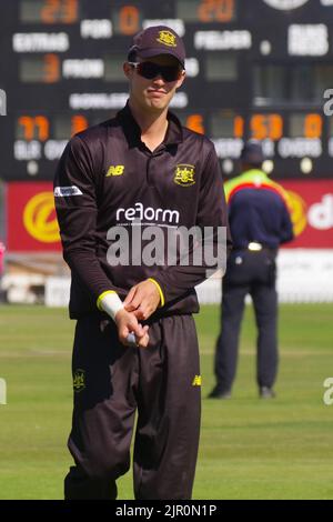 Chester le Street, England, 12. August 2022. Oliver Price spielt für Gloucestershire CCC gegen Durham Cricket im Royal London One Day Cup im Seat Unique Riverside. Quelle: Colin Edwards Stockfoto