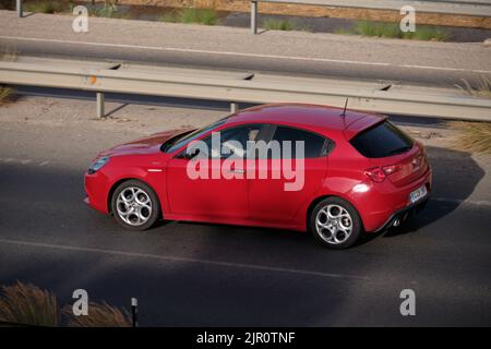 Alfa Romeo Giulietta Sprint auf der Autobahn. Provinz Malaga, Spanien. Stockfoto