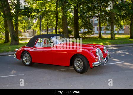 1960, 60s, Sixties, Jaguar XK 3400cc Benziner Cabrio; Vintage-Motoren und Fahrzeuge auf dem 13. Lytham Hall Summer Classic Car & Show, A Classic Vintage Collectible Transport Festival, Blackpool, Großbritannien Stockfoto