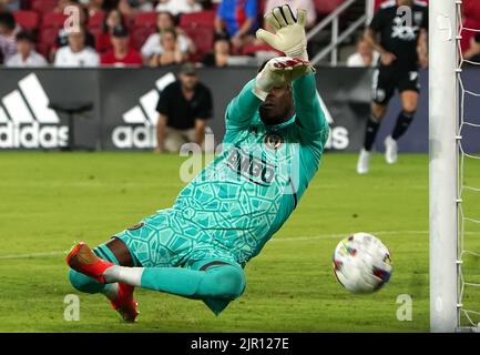 WASHINGTON, DC, USA - 20. AUGUST 2022: Andre Blake, Torhüter der Philadelphia Union (18), rettet sich während eines MLS-Spiels zwischen D.C United und der Philadelphia Union am 20. August 2022 im Audi Field in Washington, DC. (Foto von Tony Quinn-Alamy Live News) Stockfoto