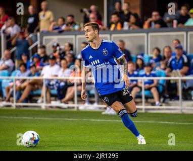 San Jose, Kalifornien, USA. 20. August 2022 San Jose, CA USA San Jose Stürmer Benji KikanoviÄ‡ (28) spielt während des MLS-Spiels zwischen dem Los Angeles Football Club und den Erdbeben in San Jose. Die Erdbeben schlugen Los Angeles 2-1 im PayPal Park San Jose Kalifornien. Thurman James/CSM Credit: CAL Sport Media/Alamy Live News Stockfoto