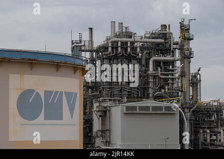 OMV Austria Benzin- und Gasspeichertanks in der Raffinerie Schwechat Stockfoto