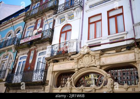 Bürogebäude der sozialistischen Partei in Porto in der Nähe der Majestic Cafe Front auf der Rua de Santa Caterina Stockfoto