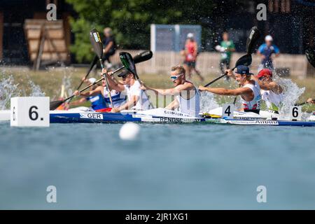 Bayern, Oberschleißheim: 21. August 2022, Kanu: Europameisterschaft, Kayak Single, 5000m, Männer, Endgültig. Max Rendschmidt aus Deutschland im Einsatz. Foto: Ulrich Gamel/Kolbert-Press/dpa Stockfoto