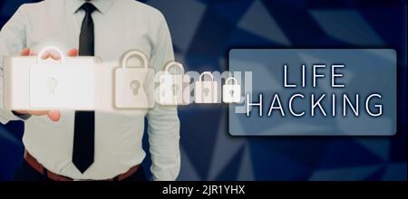 Konzeptionelle Bildunterschrift Life Hacking. Geschäftskonzept Einfache und clevere Techniken bei der Erfüllung Aufgabe leicht Mann mit Smartphone präsentiert Digital Stockfoto