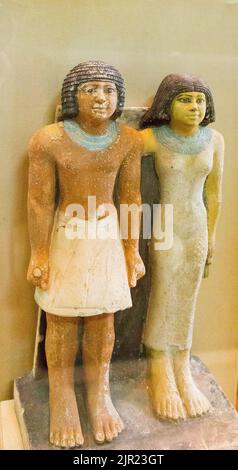 Kairo, Ägyptisches Museum, Doppelstatue eines Mannes und seiner Frau. Stockfoto