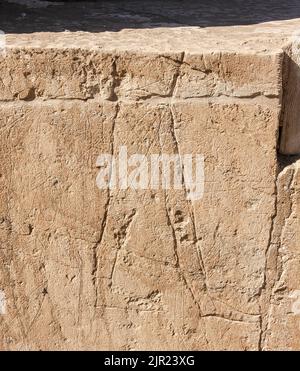 Egypte, Saqqara bei Kairo, New Kingdom Grab von Horemheb, Graffito eines Königs, auf dem ersten Pylon. Stockfoto