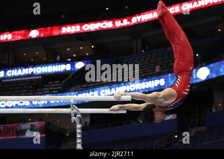 20. August 2022: Asher Hong (Cypress Academy) tritt im Senior Men's Finale bei der U.S. Gymnastics Championship 2022 an. Die Veranstaltung findet in der Amalie Arena in Tampa, FL, statt. Melissa J. Perenson/CSM Stockfoto