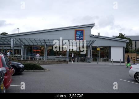 aldi Supermarkt in der Marktstadt honiton, East devon, großbritannien august 2022 Stockfoto