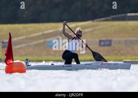 Bayern, Oberschleißheim: 21. August 2022, Kanu: Europameisterschaft, Kanadier-einer, 5000m, Frauen, Finale, Annika Loske aus Deutschland in Aktion. Foto: Ulrich Gamel/Kolbert-Press/dpa Stockfoto