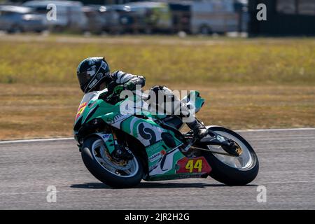 Callander Irwin #44 R&R Racing Pirelli National Junior Superstock Thruxton 2022 Stockfoto