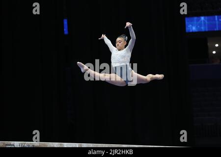 19. August 2022: Leanne Wong (GAGE) während der Senioren-Vorkämpfe der Frauen bei der U.S. Gymnastics Championship 2022. Wong ist ein aufstrebender Zweitaufstieg an der University of Florida. Die Veranstaltung findet in der Amalie Arena in Tampa, FL, statt. Melissa J. Perenson/CSM Stockfoto