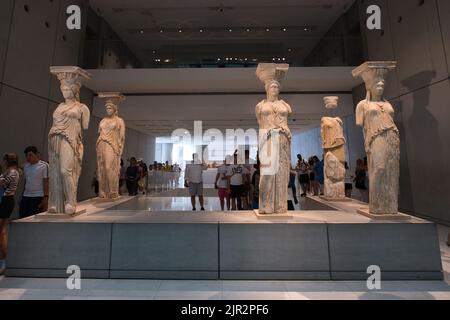 Ansicht der Originalversion der Karyatiden aus dem Erechtheum, im Akropolis-Museum in Athen Stockfoto