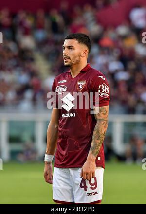 Nemanja Radonjic vom FC Turin schaut während des Spiels der Serie A 2022/23 zwischen dem FC Turin und der SS Lazio am 20. August im Stadio Olimpico Grande Torino auf, Stockfoto