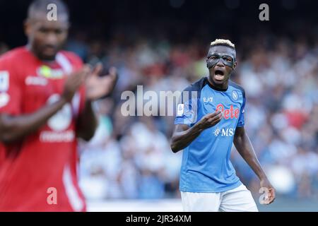 Napoli, Italien. 21. August 2022. Victor Osimhen vom SSC Napoli reagiert während des Fußballspiels der Serie A zwischen SSC Napoli und AC Monza im Stadion Diego Armando Maradona in Napoli (Italien), 21.. August 2022. Foto Cesare Purini/Insidefoto Kredit: Insidefoto di andrea staccioli/Alamy Live News Stockfoto