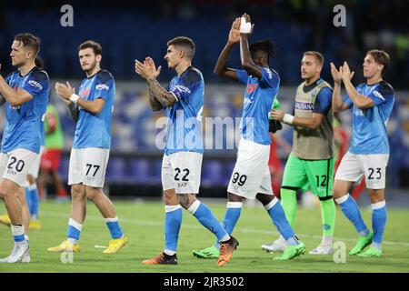 Napoli, Italien. 21. August 2022. Napoli-Spieler feiern am Ende der Serie Ein Spiel zwischen SSC Napoli und AC Monza im Diego Armando Maradona Stadion in Napoli (Italien), 21.. August 2022. Foto Cesare Purini/Insidefoto Kredit: Insidefoto di andrea staccioli/Alamy Live News Stockfoto