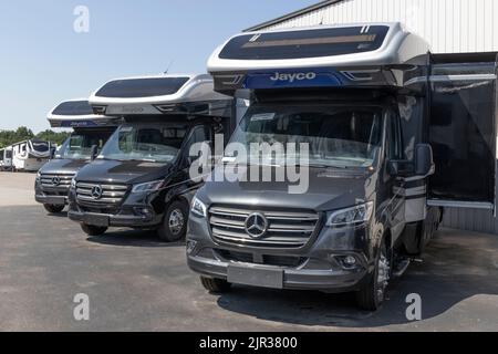 Cincinnati - ca. Juli 2022: Jayco RV auf einem Mercedes Benz Chassis. Jayco ist Teil von Thor Industries und baut Wohnmobile, Wohnmobile und fünfte Räder. Stockfoto