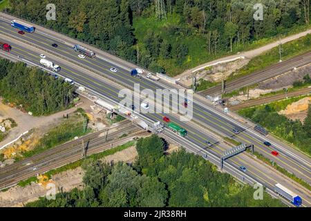 Luftaufnahme, Autobahnbrücke A42 Sanierung über Bahngleise und Emscher in Buschhausen, Oberhausen, Ruhrgebiet, Nordrhein-Westfalen, Germa Stockfoto