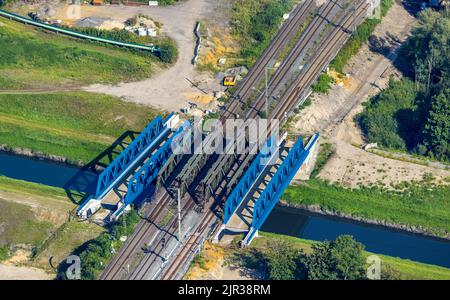 Luftaufnahme, Neubau einer Eisenbahnbrücke und Sanierung über die Emscher in Buschhausen, Oberhausen, Ruhrgebiet, Nordrhein-Westfalen, Deutschland Stockfoto