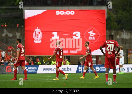 Lüttich, Belgien, 21. August 2022, Standardspieler und reagieren während eines Fußballmatches zwischen Standard de Lüttich und Oud-Heverlee Leuven, Sonntag, 21. August 2022 in Lüttich, am 5. Tag der ersten Division der belgischen Meisterschaft 2022-2023 in der 'Jupiler Pro League'. BELGA FOTO JOHN THYS Stockfoto