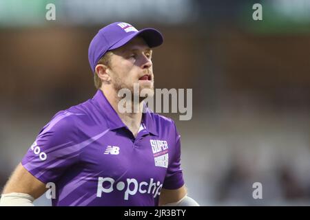 Leeds, Großbritannien. 21. August 2022. Clean Slate Headingley Cricket Ground, Leeds, West Yorkshire, 21.. August 2022. Die Hunderthunderten – Northern Superchargers gegen Manchester Originals David Willey von Northern Superchargers. Kredit: Touchlinepics/Alamy Live Nachrichten Stockfoto