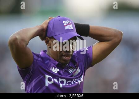 Leeds, Großbritannien. 21. August 2022. Clean Slate Headingley Cricket Ground, Leeds, West Yorkshire, 21.. August 2022. The Hundred- Northern Superchargers vs Manchester Originals Dwayne Bravo of Northern Superchargers Credit: Touchlinepics/Alamy Live News Stockfoto