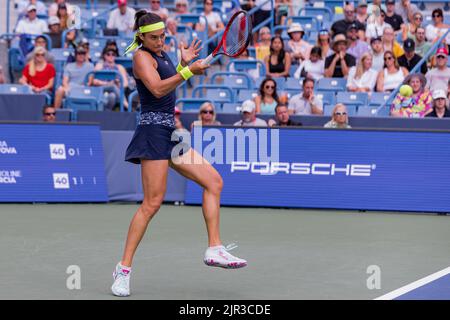 Mason, Ohio, USA. 21. August 2022. Caroline Garcia (FRA) in Aktion während der Meisterschaft der Western und Southern Open im Lindner Family Tennis Center, Mason, Oh. (Bild: © Scott Stuart/ZUMA Press Wire) Stockfoto