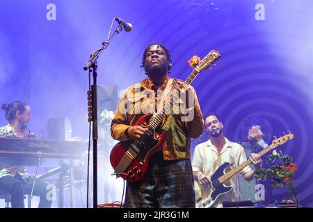 Glanusk Park, Großbritannien. Sonntag, 21. August 2022. Michael Kiwanuka schließt das Green man Festival 2022 im Glanusk Park, Brecon Beacons, Wales. Fototermin: Sonntag, 21. August 2022. Bildnachweis sollte lauten: Richard Gray/Alamy Live News Stockfoto