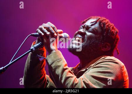 Glanusk Park, Großbritannien. Sonntag, 21. August 2022. Michael Kiwanuka schließt das Green man Festival 2022 im Glanusk Park, Brecon Beacons, Wales. Fototermin: Sonntag, 21. August 2022. Bildnachweis sollte lauten: Richard Gray/Alamy Live News Stockfoto