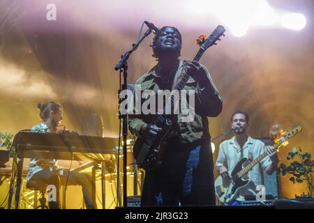 Glanusk Park, Großbritannien. Sonntag, 21. August 2022. Michael Kiwanuka schließt das Green man Festival 2022 im Glanusk Park, Brecon Beacons, Wales. Fototermin: Sonntag, 21. August 2022. Bildnachweis sollte lauten: Richard Gray/Alamy Live News Stockfoto