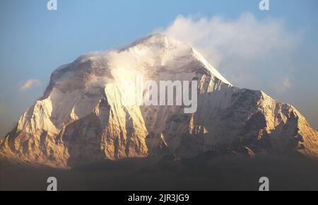 Morgen Panoramablick auf den Berg Dhaulagiri vom Aussichtspunkt Poon Hill, Nepa Stockfoto