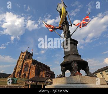 Audlem Parish Church and Memorial in Centre of Village, St James the Great, Stafford St, A529, Crewe, Cheshire, ENGLAND, GROSSBRITANNIEN, CW3 0AB Stockfoto