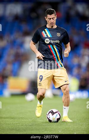 SAN SEBASTIAN, SPANIEN - 21. AUGUST: Robert Lewandowski vom FC Barcelona erwärmt sich vor dem Spiel der La Liga Santander zwischen Real Sociedad und dem FC Barcelona am 21. August 2022 in der reale Arena in San Sebastian, Spanien. Quelle: Ricardo Larreina/AFLO/Alamy Live News Stockfoto