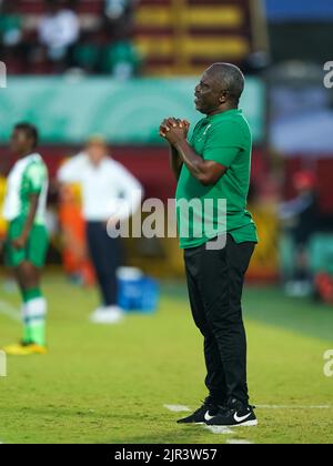 Alajuela, Costa Rica. 21. August 2022. Alajuela, Costa Rica, August 21. 2022: Headcoach von Nigeria Christopher Musa während der FIFA U20 Womens World Cup Costa Rica 2022 Viertelfinale Fußballspiel zwischen Nigeria und den Niederlanden bei Morera Soto in Alajuela, Costa Rica. (Daniela Porcelli/SPP) Quelle: SPP Sport Press Foto. /Alamy Live News Stockfoto