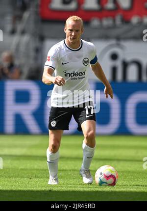 21. August 2022, Hessen, Frankfurt/Main: Fußball: Bundesliga, Eintracht Frankfurt - 1. FC Köln, Matchday 3, Deutsche Bank Park. Frankfurts Sebastian Rode in Aktion. Foto: Arne Dedert/dpa - WICHTIGER HINWEIS: Gemäß den Anforderungen der DFL Deutsche Fußball Liga und des DFB Deutscher Fußball-Bund ist es untersagt, im Stadion und/oder vom Spiel aufgenommene Fotos in Form von Sequenzbildern und/oder videoähnlichen Fotoserien zu verwenden oder zu verwenden. Stockfoto