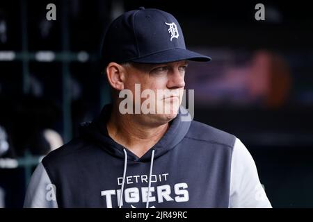 DETROIT, MI – 22. AUGUST: Der Manager der Detroit Tigers A.J. Hinch (14) sieht am 22. August 2022 im Comerica Park in Detroit, Michigan, bei einem Spiel gegen die Los Angeles Angels an. (Joe Robbins/Image of Sport) Stockfoto