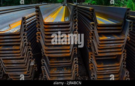 Baumaterial. Metall-Bauträger, Stahlträger Stockfoto