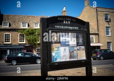 Tourismus in Ely mit dem alten Haus von Oliver Cromwell als Touristeninformationszentrum Stockfoto