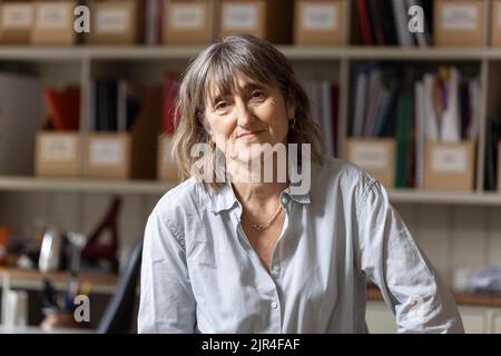 Baroness Beeban Kidron gab eine 30-jährige Karriere als erfolgreiche Hollywood-Filmregisseurin auf, um sich für den Schutz von Kindern vor Online-Schäden zu einsetzen. 04/08/22 Stockfoto