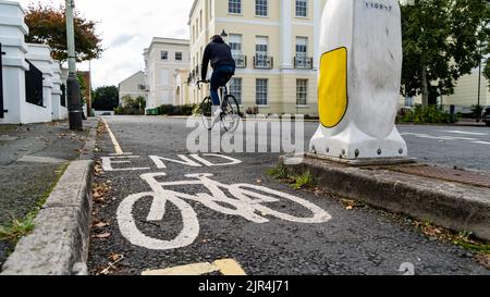 Fahrradsymbol mit Fahrradspuren Stockfoto