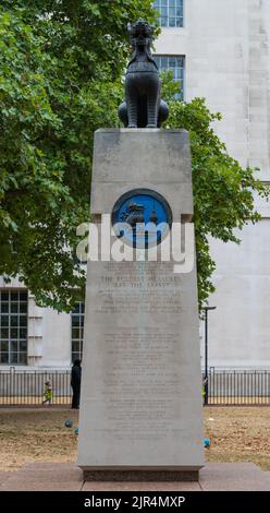 Das Chindit Memorial, entworfen vom Architekten David Price, steht in den Victoria Embankment Gardens, Whitehall Extension, London, England, Großbritannien Stockfoto