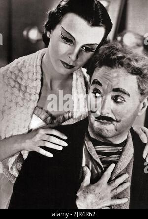 Werbefoto von Charlie Chaplin und Claire Bloom im Rampenlicht. 1952. Stockfoto