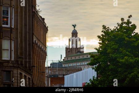 Bertie, der männliche Lebervogel auf dem Royal Liver Building in Liverpool Stockfoto