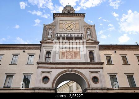 Torrazzo-Bogen im Kuppelplatz, Crema, Cremona, Lombardei, Italien Stockfoto